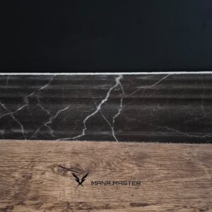 Black-cornice