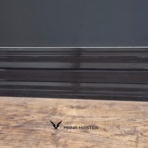 Simple-glossy-black